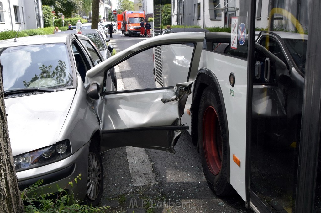 VU KVB Bus gegen PKW Tuer Koeln Kalk Buchforststr P07.JPG - Miklos Laubert